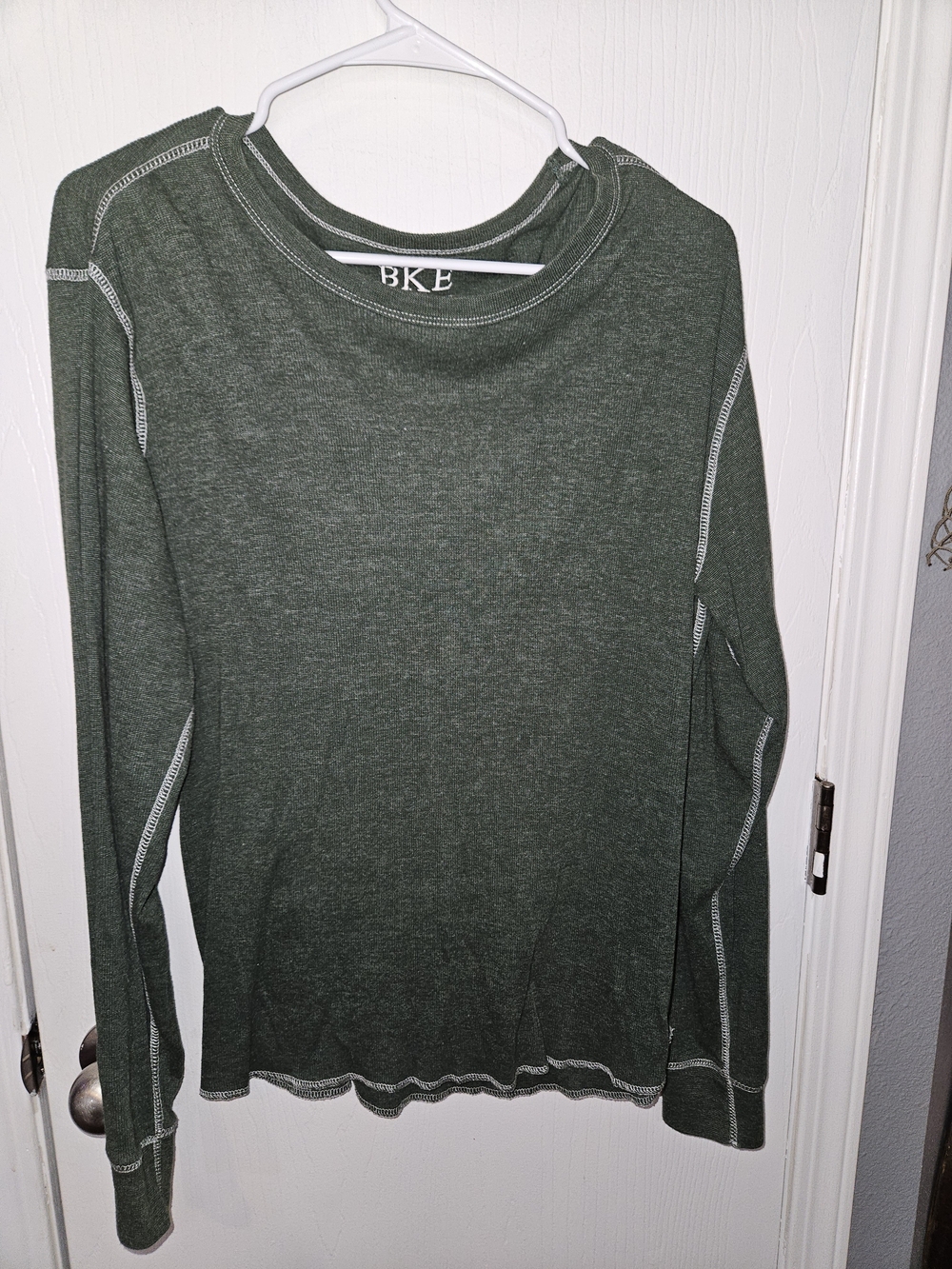 BKE Women's Olive Green Crewneck Sweater with Contrast Stitching